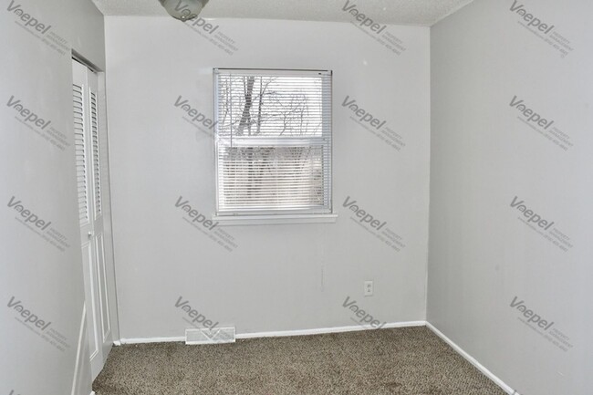 Building Photo - 4 Bedroom, 2 Baths- $2,050 A Month