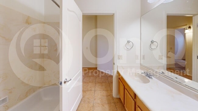 Building Photo - 11874 N Verismo Dr