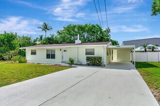 Building Photo - Beachside Bliss in Hobe Sound – Move-In Ready with Room to Roam!