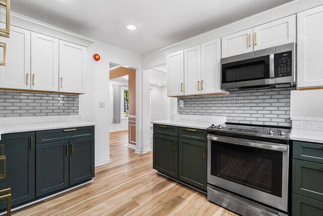 Building Photo - 1724 Placid Ct