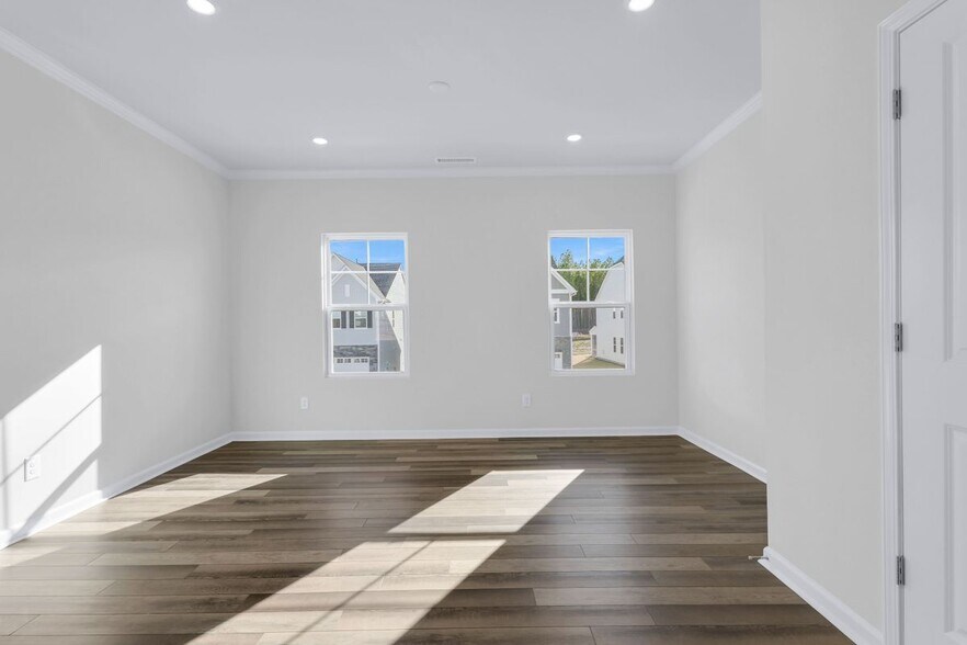 Building Photo - 104 Calvander Ln