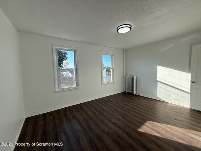 Building Photo - 216 14th Ave