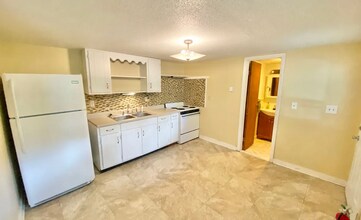 Building Photo - 38 Sherman St