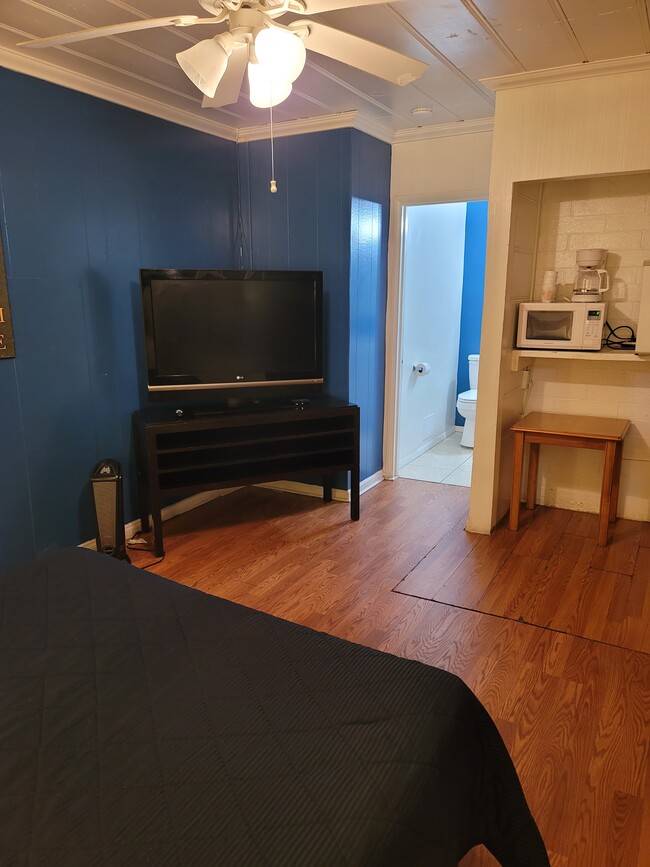 Building Photo - 135 Avenida Algodon