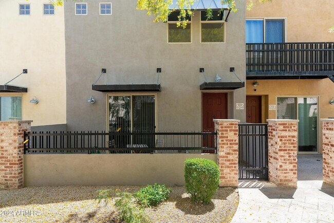 Building Photo - 1406 W Main St