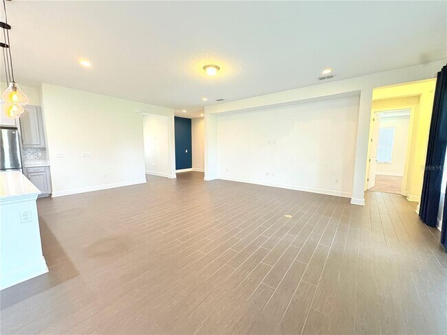 Building Photo - 4645 Butler National Dr