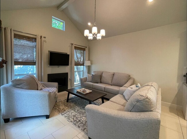 Building Photo - 1905 Frazier Ave