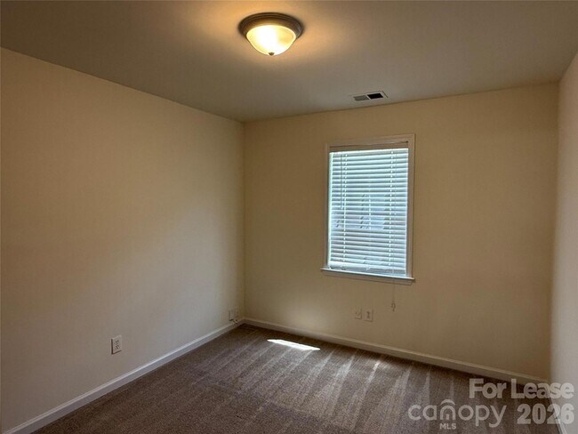 Building Photo - 10411 Hellebore Rd