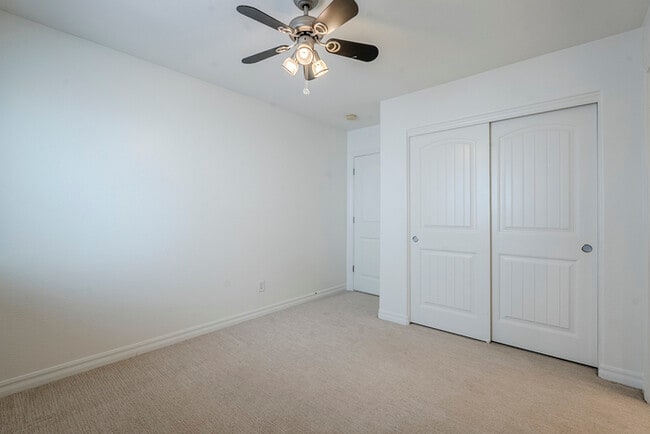 Building Photo - 2744 E Donato Dr