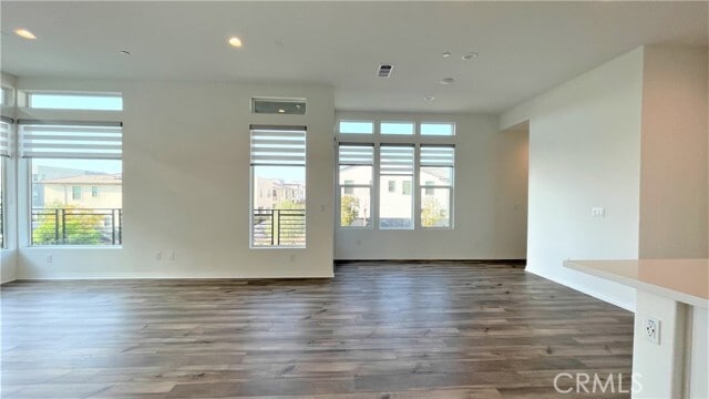 Building Photo - 152 Sawbuck