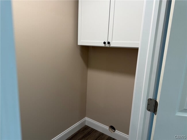 Building Photo - 156 Oswego St