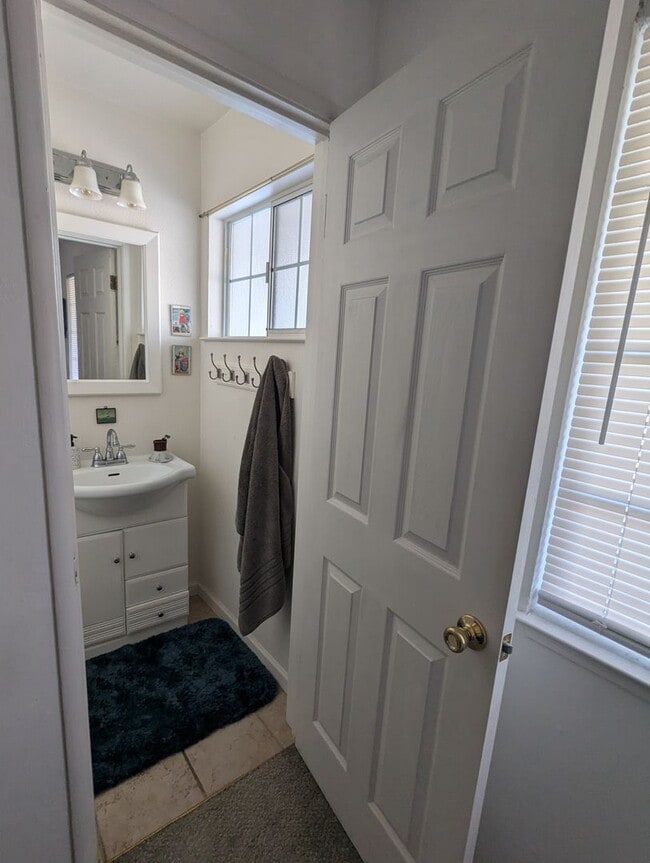 Building Photo - 257 Ironwood St