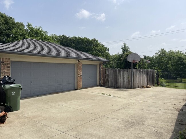 Building Photo - 3209 Bridlegate Dr
