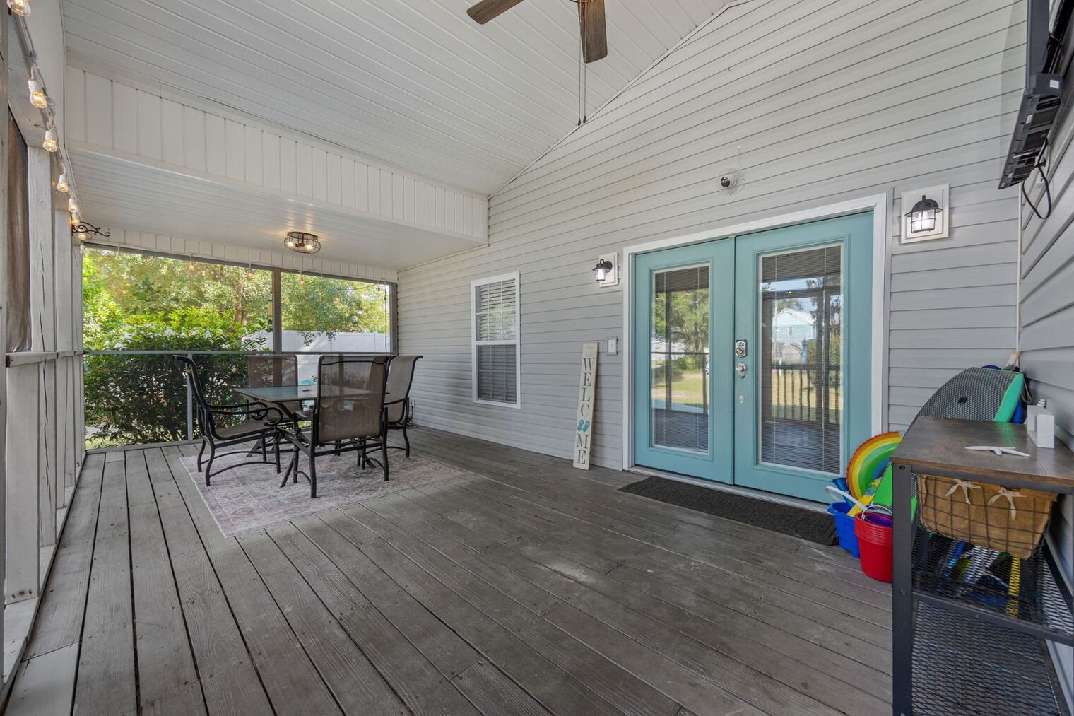 Building Photo - 347 Seabreeze Dr