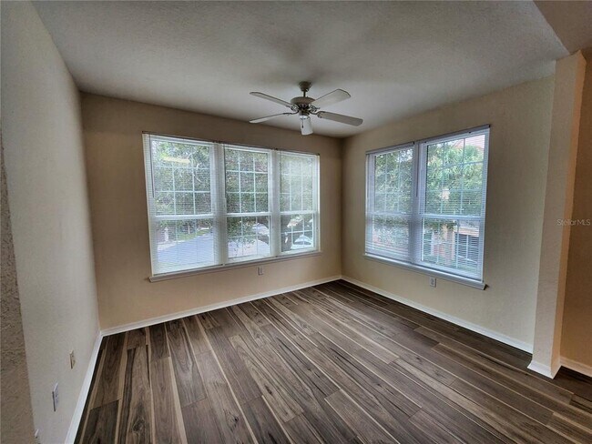 Building Photo - 4138 Central Sarasota Pkwy