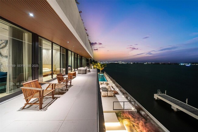 Building Photo - 11400 N Bayshore Dr