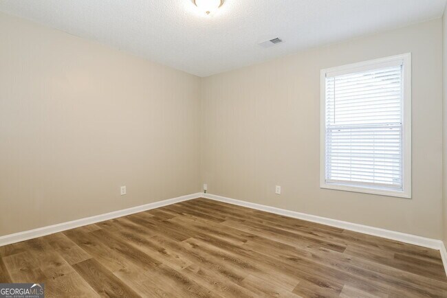 Building Photo - 442 Clear Blue Way