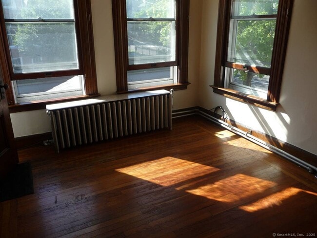 Building Photo - 163 Livingston St