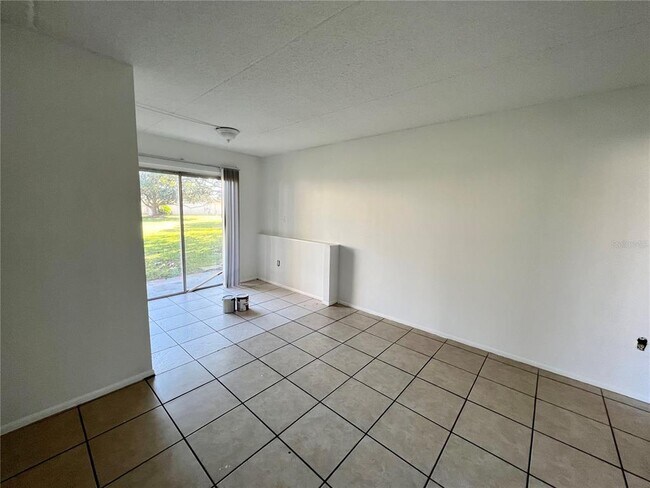 Building Photo - 1916 Honour Rd