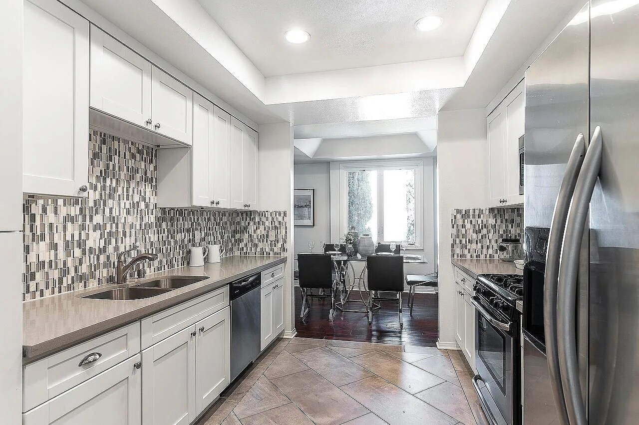 Building Photo - 1650 Veteran Ave