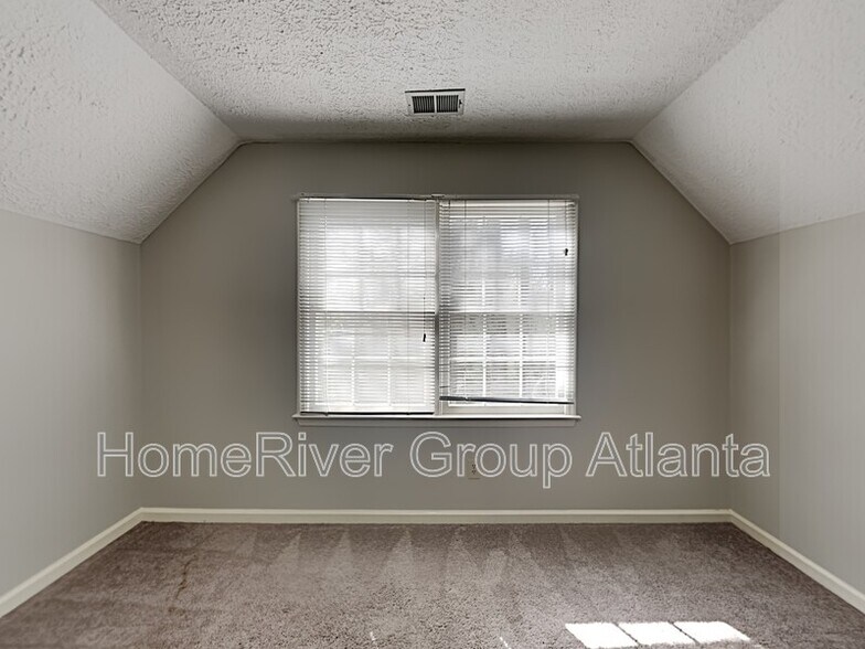 Building Photo - 1216 Wynford Colony S W