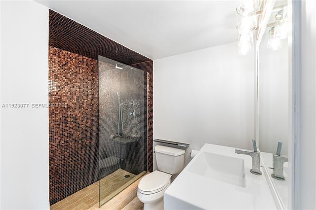 Building Photo - Mirador 1000 Condo