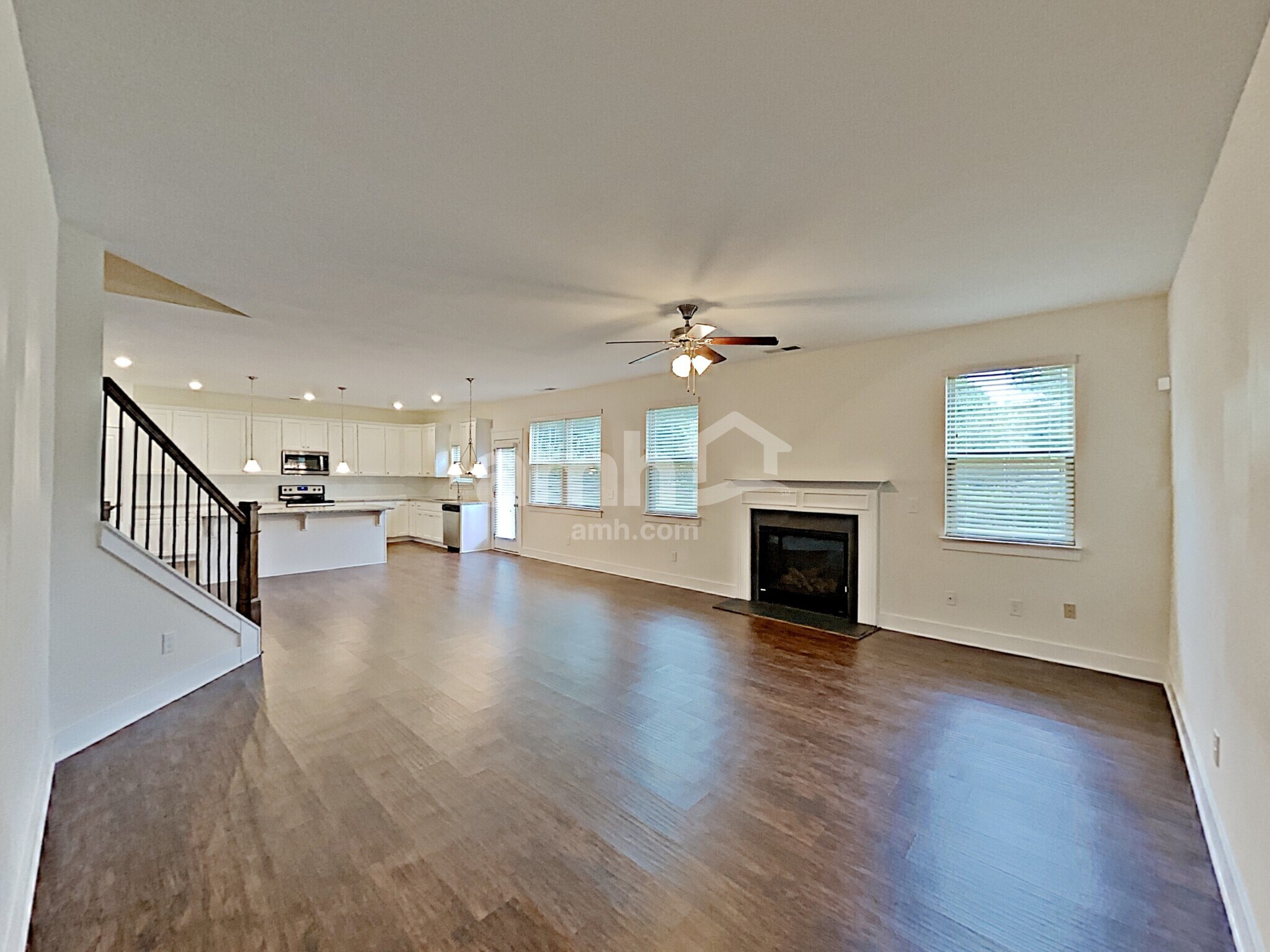Building Photo - 1084 Adams Haven Bend