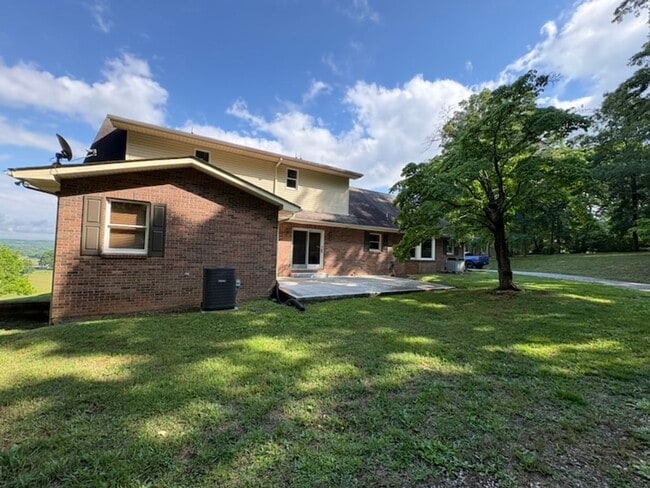 Building Photo - 2737 Hickory Ridge Rd