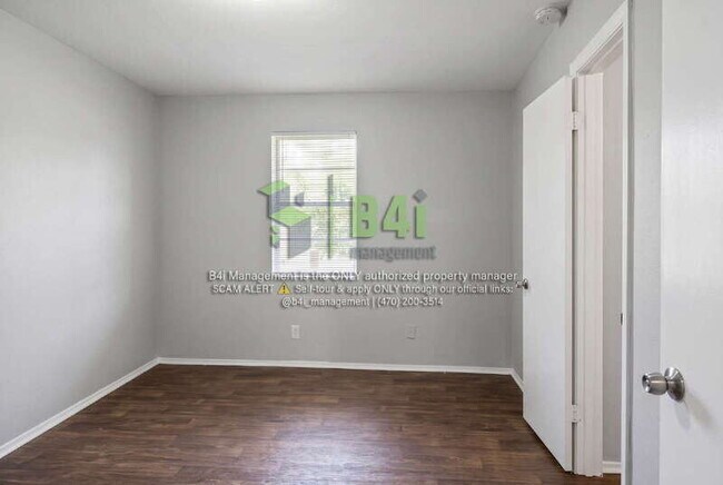 Building Photo - 3025 Sprucewood Dr