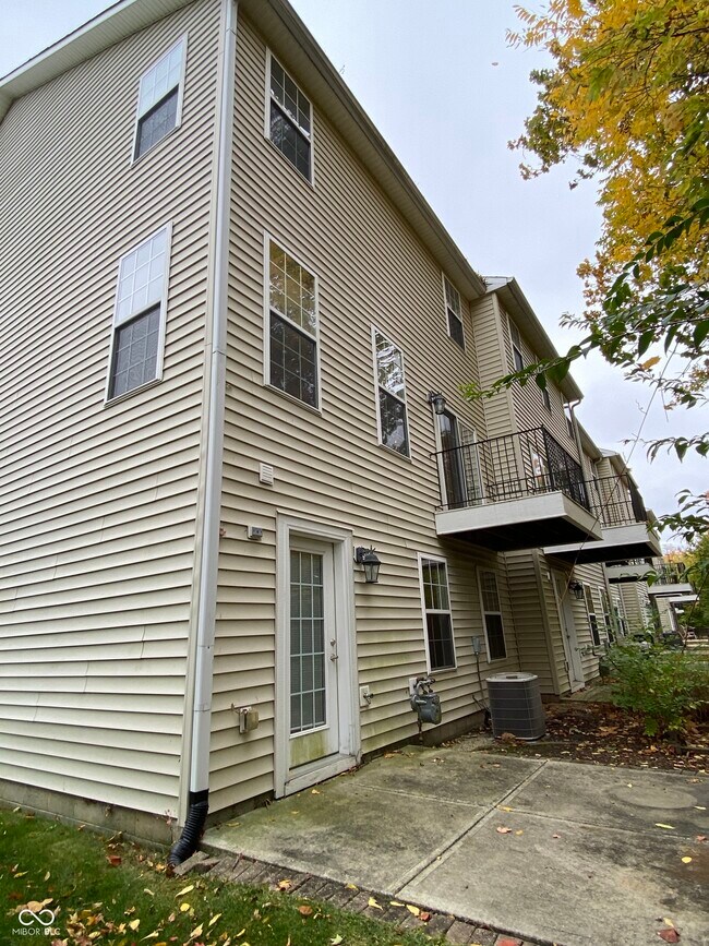 Building Photo - 9448 Tanhurst Dr