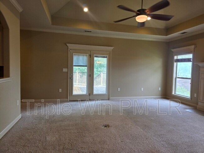 Building Photo - 1901 Hidden Creek Dr