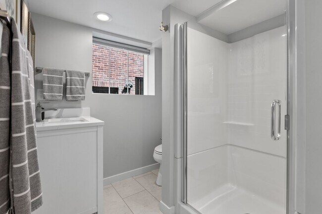 Building Photo - 3bd/1.75ba Seattle Home