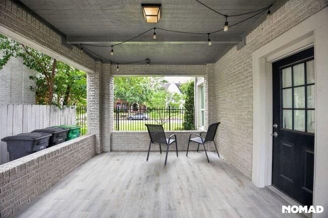 Building Photo - Charming 3BR House in Houston