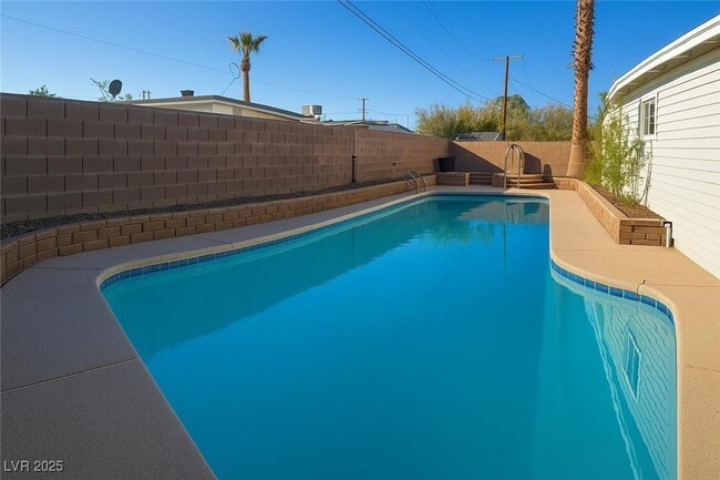 Primary Photo - 349 Upland Blvd