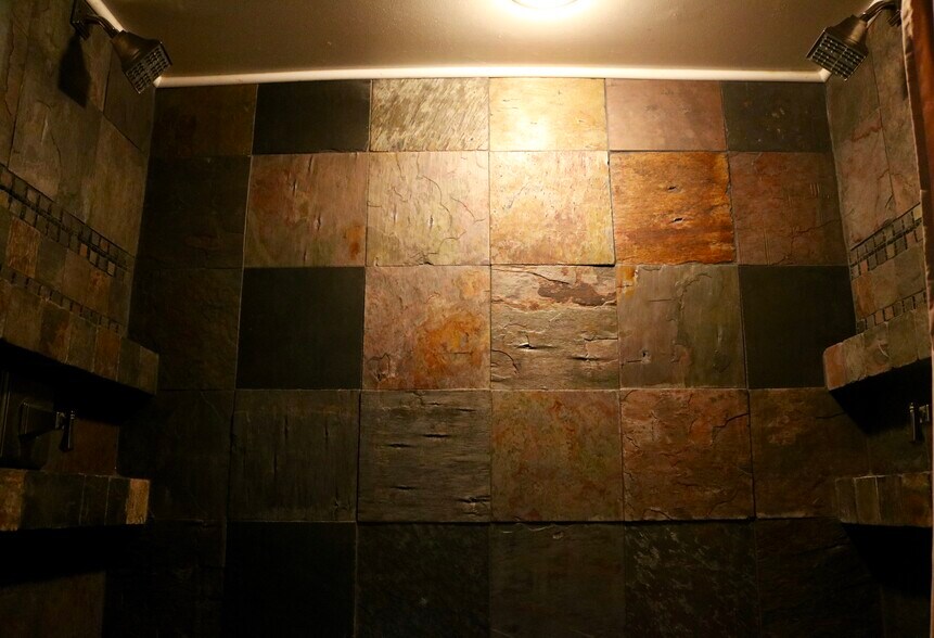 Building Photo - 24 Forest Hills Dr