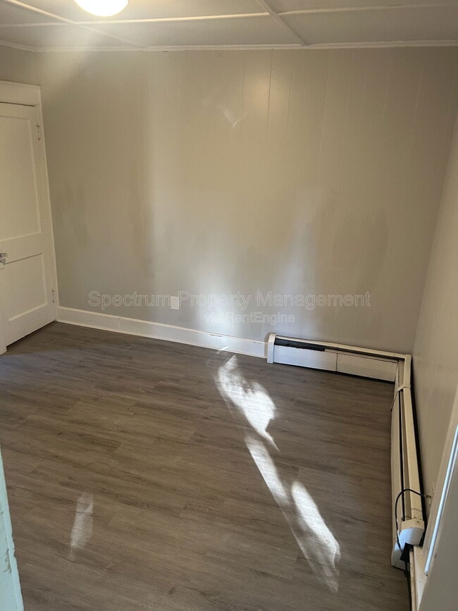 Building Photo - 45 Elm St