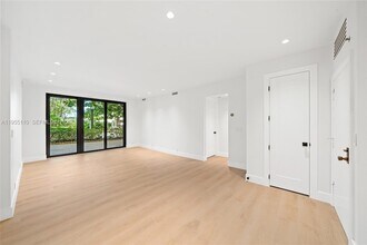 Building Photo - 1111 Crandon Blvd