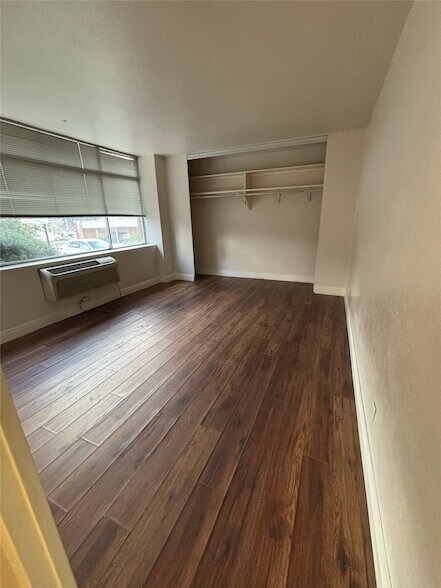 Building Photo - 7520 Hornwood Dr