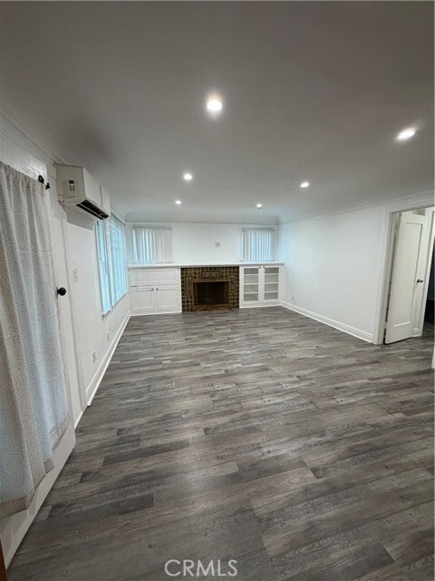 Building Photo - 1802 E Glenoaks Blvd