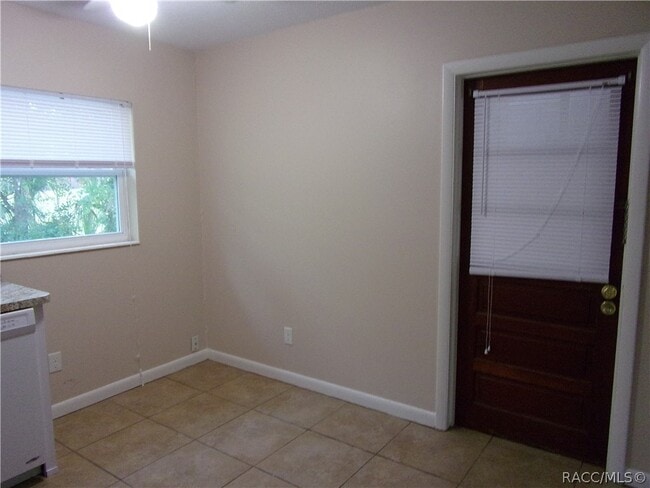 Building Photo - 701 Emery St