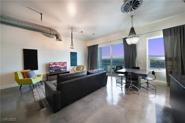 Building Photo - 200 Hoover Ave