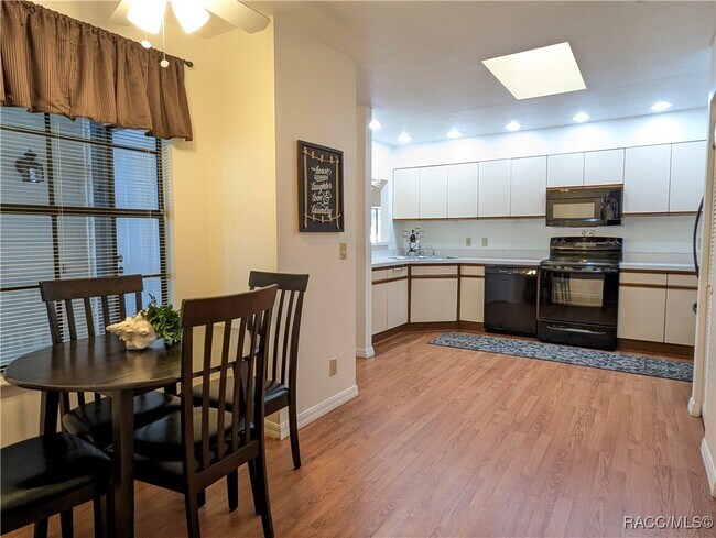 Building Photo - 9815 E Pebble Creek Ct