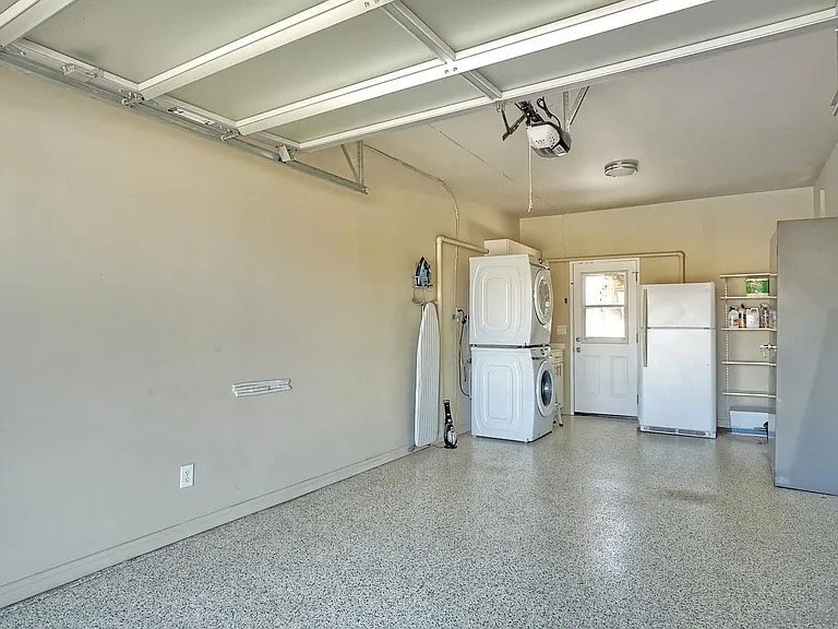 Building Photo - 961 9th St