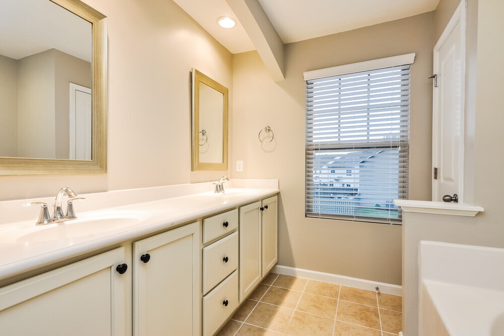 Building Photo - 600 Lavenham Ln