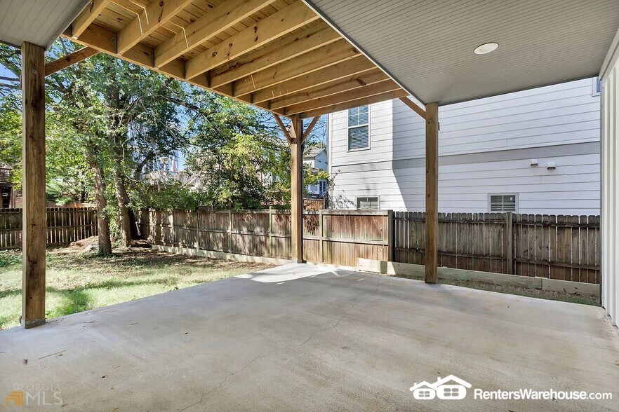 Building Photo - 3196 Mae Ave NE