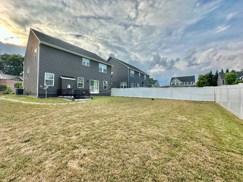 Building Photo - 5311 Striped Maple St