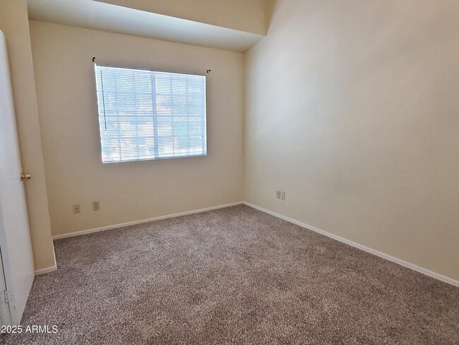 Building Photo - 625 S Westwood