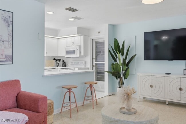 Building Photo - 4044 Country Club Blvd