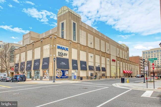 Building Photo - 5742 Governors Pond Cir