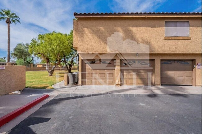 Building Photo - 4901 S Calle Los Cerros Dr